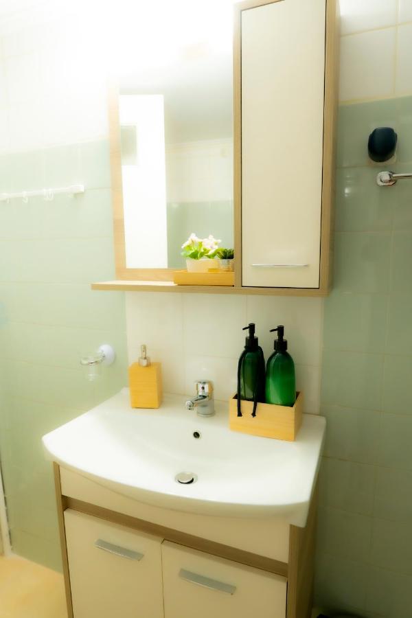Myrtle, City Center Renovated Apartment أثينا المظهر الخارجي الصورة